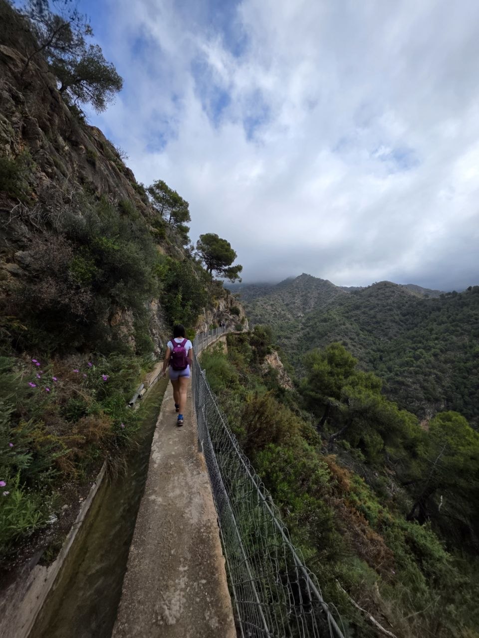 Frigiliana ruta de la acequia Lízar
